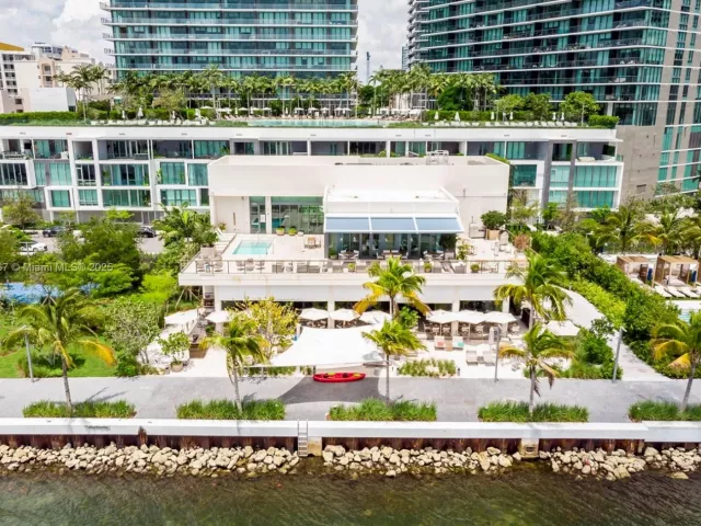 1-bedroom condo for sale in Miami - 480 NE 31st St 4302 - MondialRealty