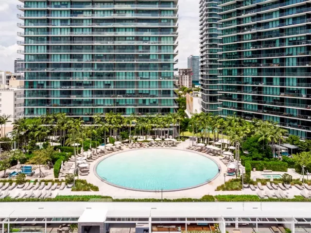 1-bedroom condo for sale in Miami - 480 NE 31st St 4302 - MondialRealty