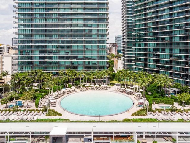 Apartment for sale  Unit #4302 - photo 6659700