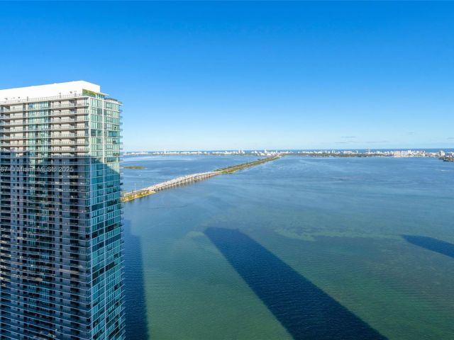 Apartment for sale  Unit #4302 - photo 6659702