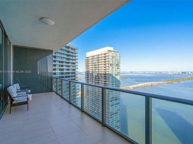 Apartment for sale  Unit #4302 - photo 6659705