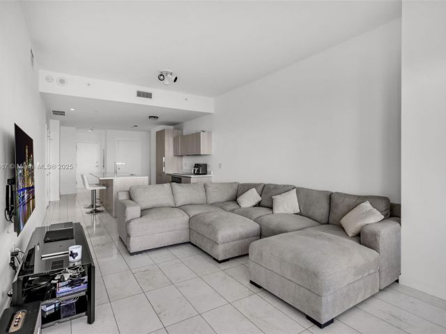 Apartment for sale  Unit #4302 - photo 6659714