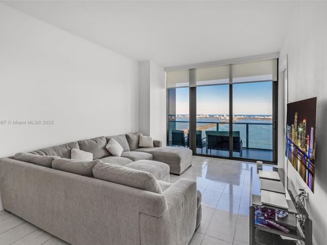 Apartment for sale  Unit #4302 - photo 6659716