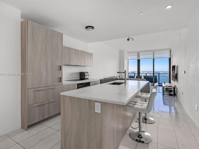 Apartment for sale  Unit #4302 - photo 6659717