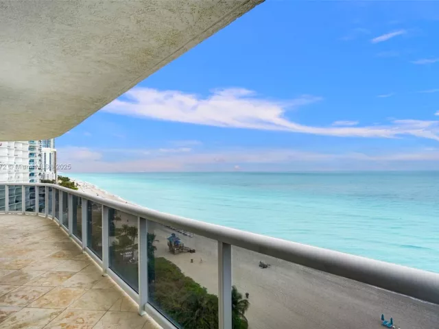 3-bedroom condo for rent in Sunny Isles Beach - 16711 Collins Ave 1208 - MondialRealty