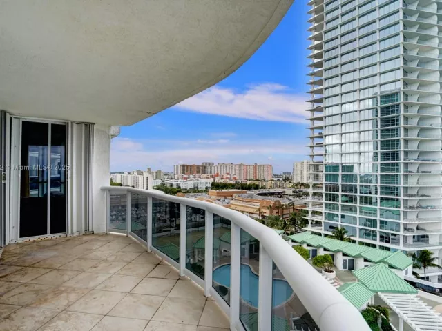 3-bedroom condo for rent in Sunny Isles Beach - 16711 Collins Ave 1208 - MondialRealty