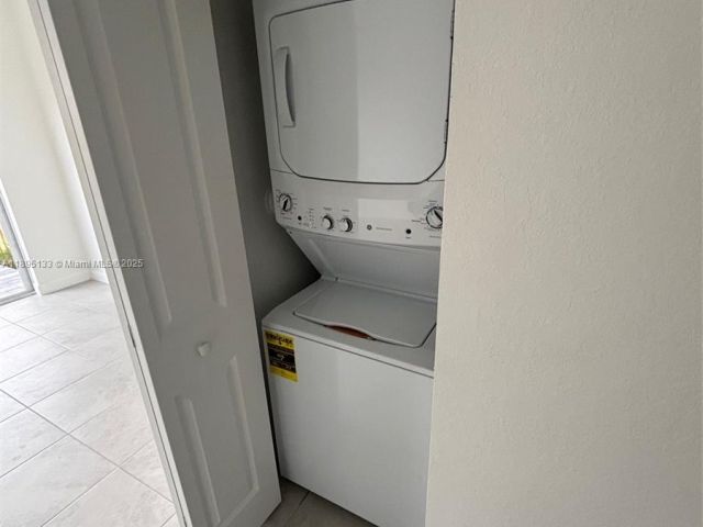 3-bedroom home for rent in Homestead - 27709 SW 155 CT - MondialRealty