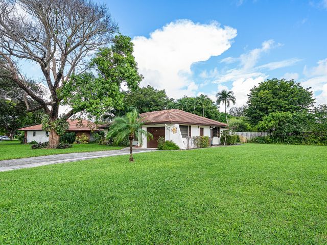 Home for sale at 301 NW 42nd Street - photo 6705071