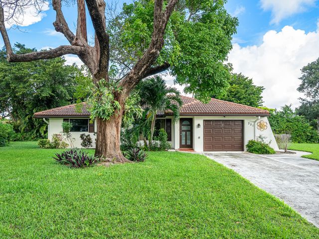 Home for sale at 301 NW 42nd Street - photo 6705072