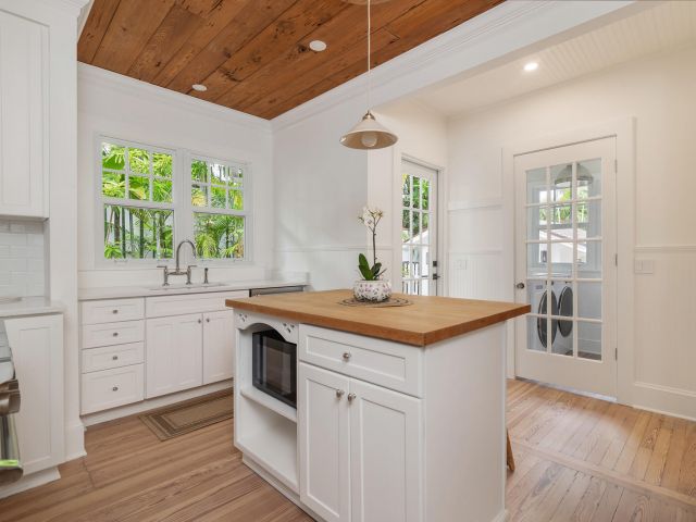 Home for rent at 203 Westminster Road - photo 6665165