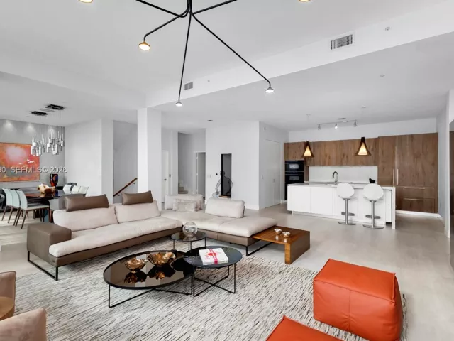 3-bedroom condo for sale in Miami - 650 NE 32nd St BH7 - MondialRealty