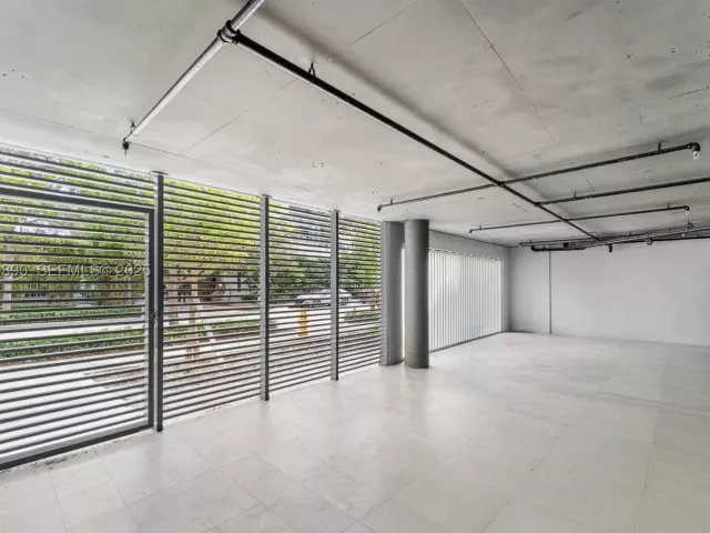 3-bedroom condo for sale in Miami - 650 NE 32nd St BH7 - MondialRealty