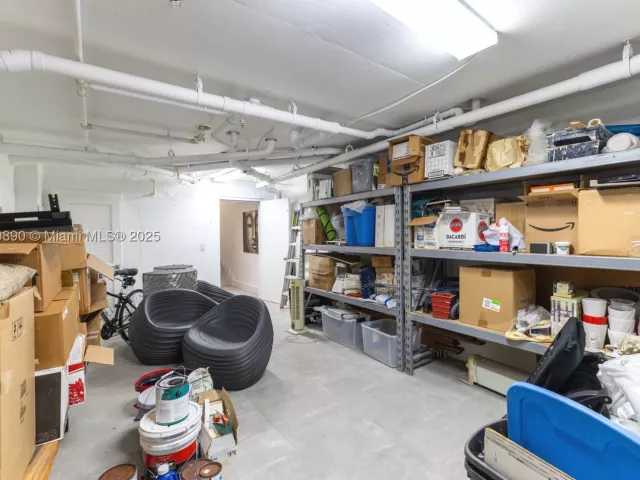 3-bedroom condo for sale in Miami - 650 NE 32nd St BH7 - MondialRealty