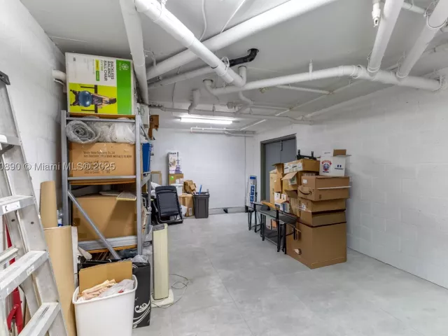 3-bedroom condo for sale in Miami - 650 NE 32nd St BH7 - MondialRealty