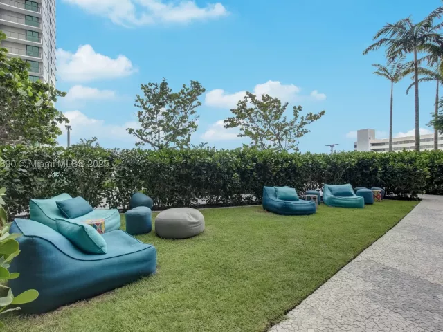3-bedroom condo for sale in Miami - 650 NE 32nd St BH7 - MondialRealty