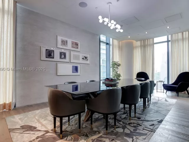 3-bedroom condo for sale in Miami - 650 NE 32nd St BH7 - MondialRealty