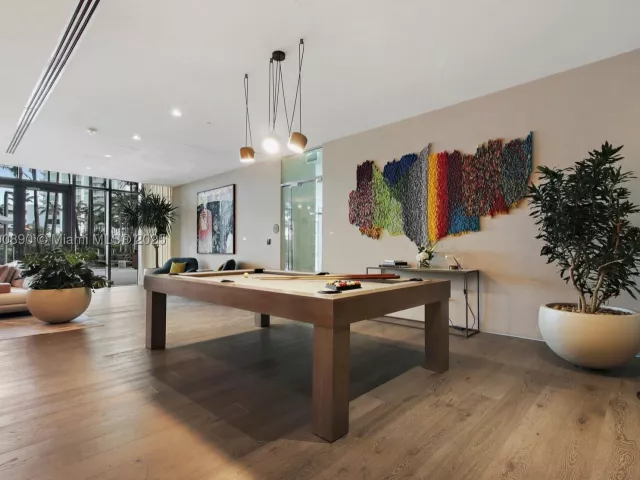 3-bedroom condo for sale in Miami - 650 NE 32nd St BH7 - MondialRealty