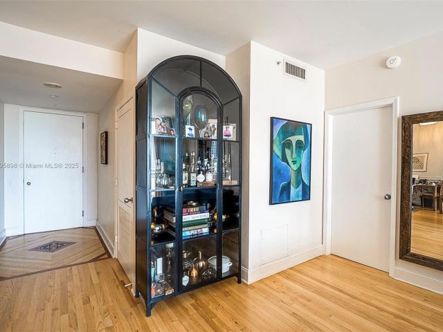 Apartment for sale  Unit #903 - photo 6661115