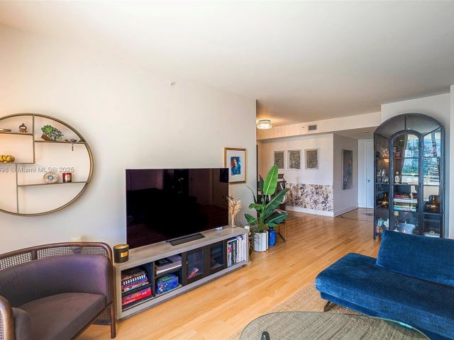 Apartment for sale  Unit #903 - photo 6661118