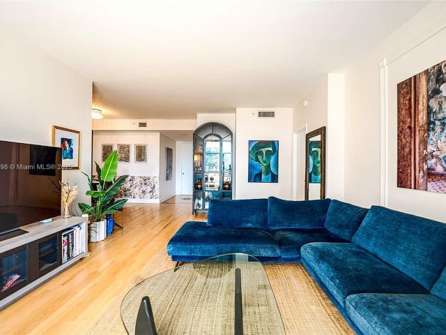 Apartment for sale  Unit #903 - photo 6661120