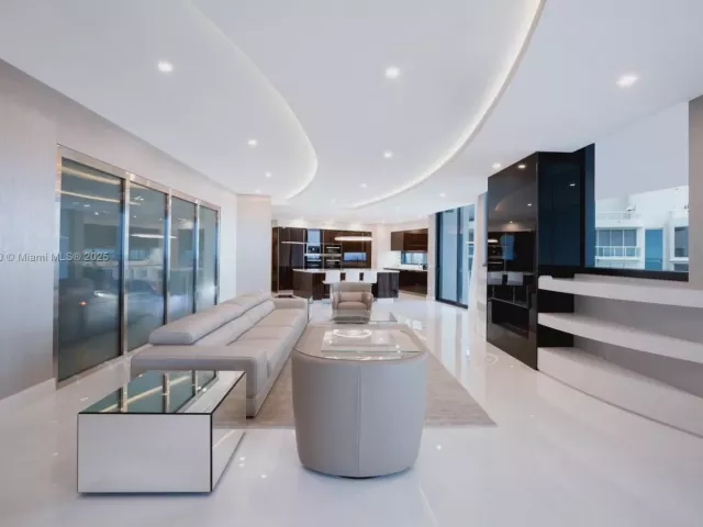 3-bedroom condo for sale in Sunny Isles Beach - 18555 Collins Ave 2805 - MondialRealty