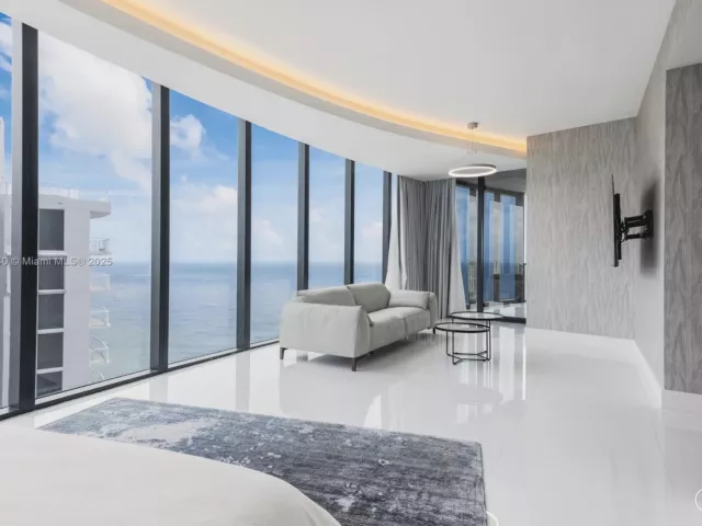 3-bedroom condo for sale in Sunny Isles Beach - 18555 Collins Ave 2805 - MondialRealty