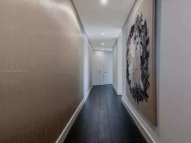 3-bedroom condo for sale in Sunny Isles Beach - 18555 Collins Ave 2805 - MondialRealty