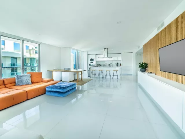 3-bedroom condo for sale in Sunny Isles Beach - 300 Sunny Isles Blvd 4-1901 - MondialRealty