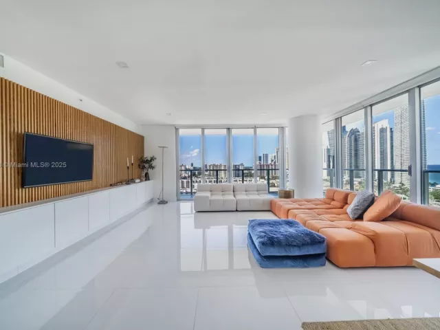 3-bedroom condo for sale in Sunny Isles Beach - 300 Sunny Isles Blvd 4-1901 - MondialRealty