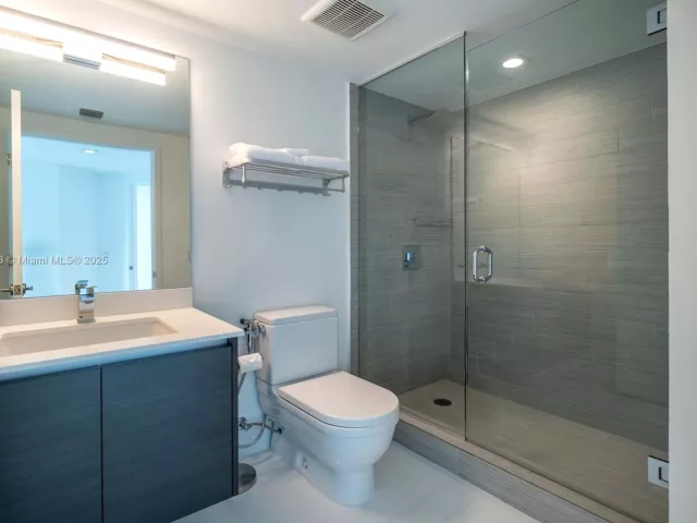 3-bedroom condo for sale in Sunny Isles Beach - 300 Sunny Isles Blvd 4-1901 - MondialRealty