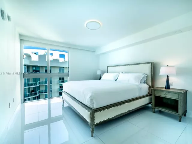 3-bedroom condo for sale in Sunny Isles Beach - 300 Sunny Isles Blvd 4-1901 - MondialRealty