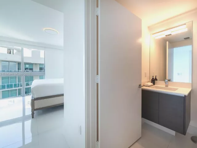 3-bedroom condo for sale in Sunny Isles Beach - 300 Sunny Isles Blvd 4-1901 - MondialRealty