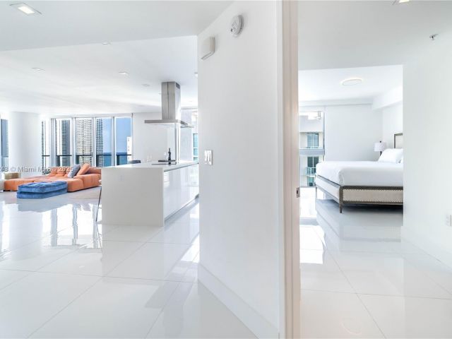 Apartment for sale  Unit #4-1901 - photo 6659250