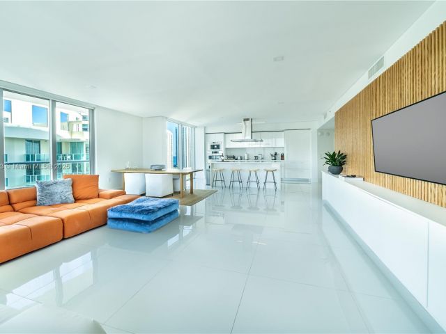 Apartment for sale  Unit #4-1901 - photo 6659252