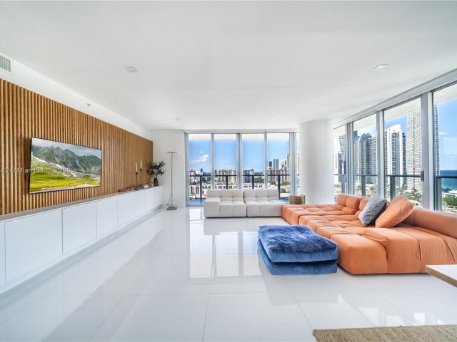 Apartment for sale  Unit #4-1901 - photo 6659256