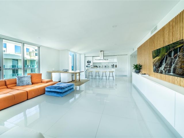 Apartment for sale  Unit #4-1901 - photo 6659257