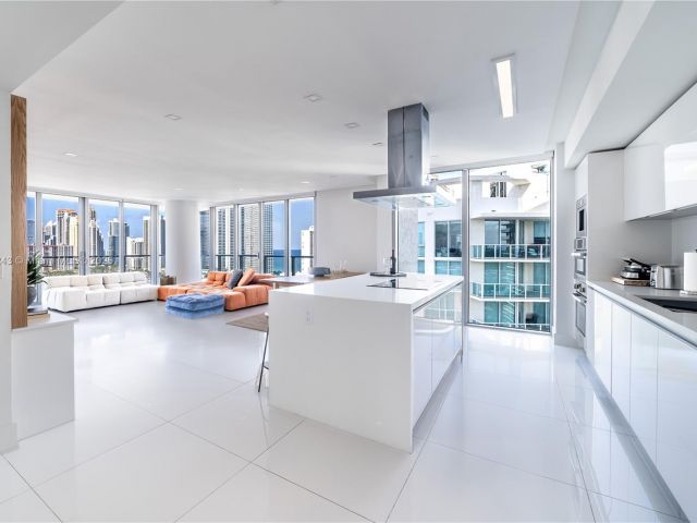 Apartment for sale  Unit #4-1901 - photo 6659261