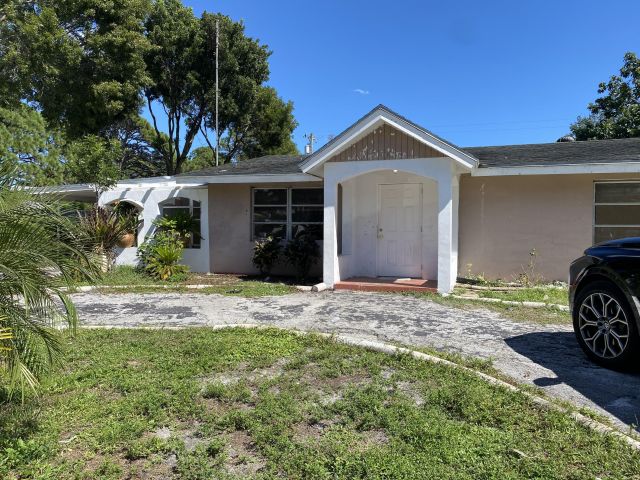 Home for rent at 2320 Sunrise Drive - photo 6663257