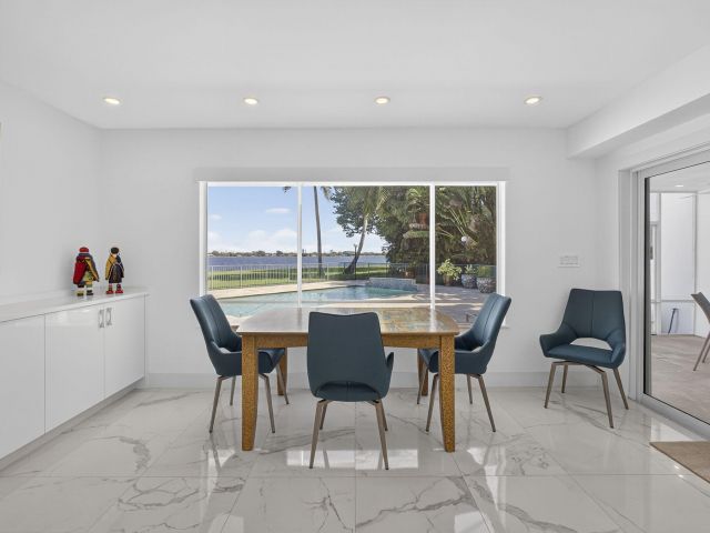 Home for sale at 4 Woodbrook Circle - photo 6682612