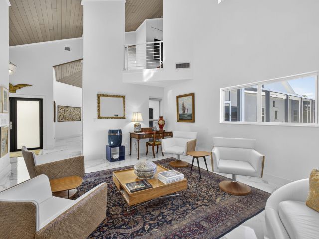 Home for sale at 4 Woodbrook Circle - photo 6682617