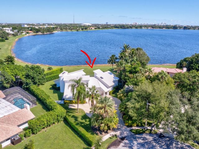 Home for sale at 4 Woodbrook Circle - photo 6682618