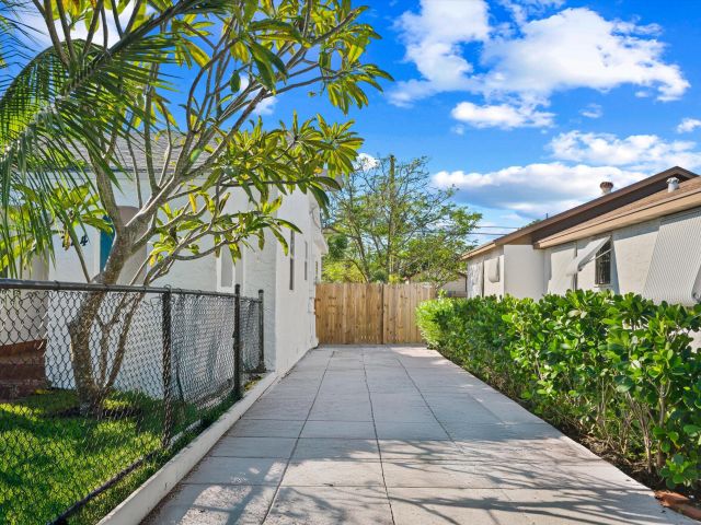 Home for sale at 724 Mcintosh Street - photo 6663301