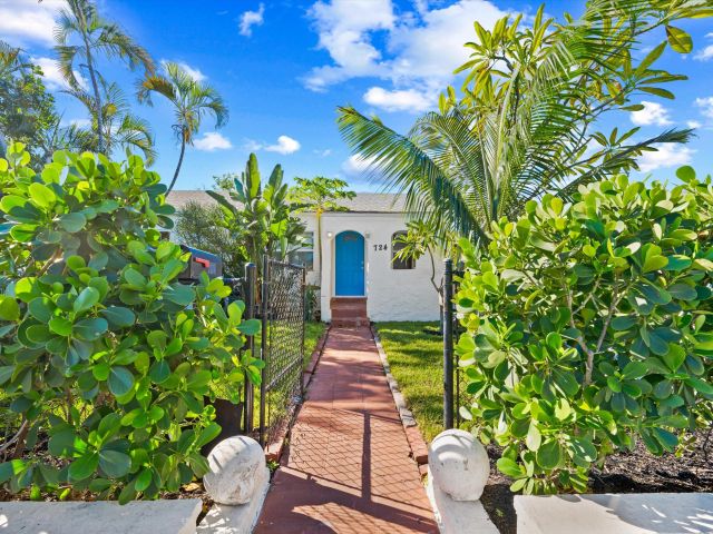 Home for sale at 724 Mcintosh Street - photo 6663304