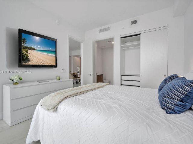 Apartment for rent  Unit #1003 - photo 6663884