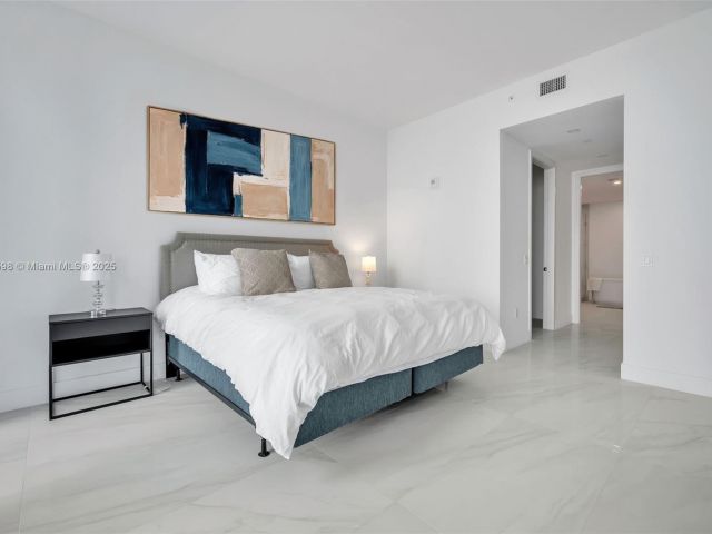 Apartment for rent  Unit #1003 - photo 6663887