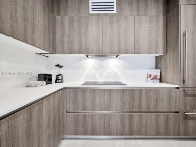 Apartment for rent  Unit #1003 - photo 6663895