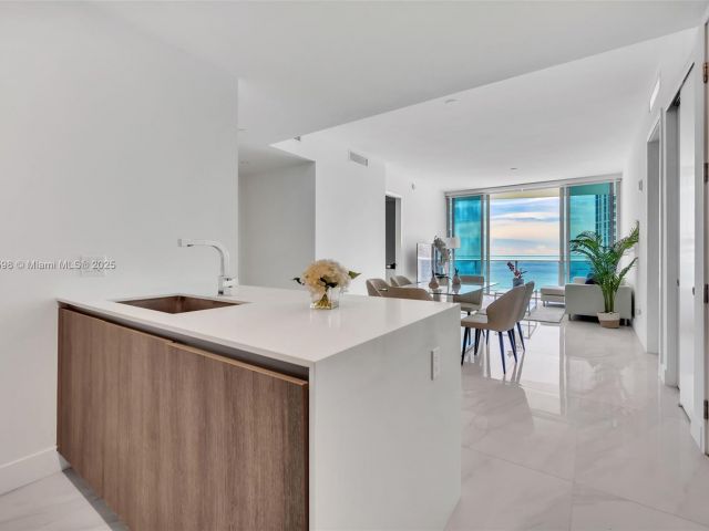 Apartment for rent  Unit #1003 - photo 6663897