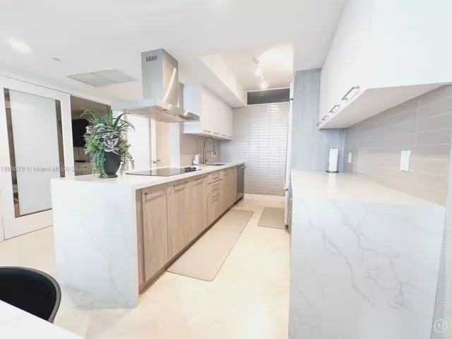 3-bedroom condo for rent in Hallandale Beach - 1850 S Ocean Dr 3308 - MondialRealty