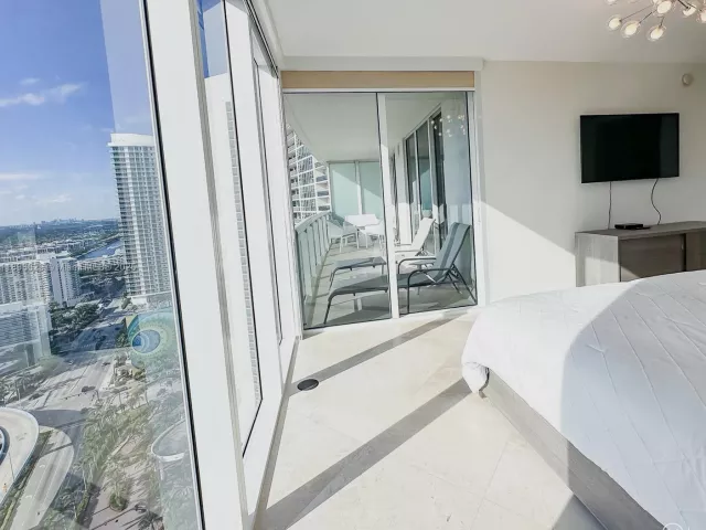 3-bedroom condo for rent in Hallandale Beach - 1850 S Ocean Dr 3308 - MondialRealty