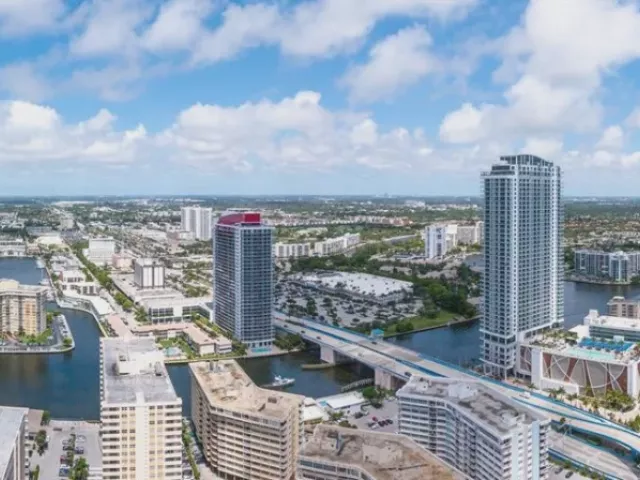 3-bedroom condo for rent in Hallandale Beach - 1850 S Ocean Dr 3308 - MondialRealty